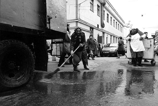 BILD: utanfr saluhallarna i Riga